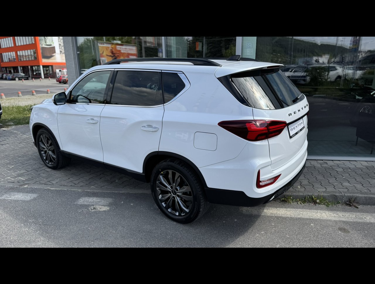 Rexton 2.2 D e-XDI Premium 4WD BLACK EDITION - predvádzacie vozidlo